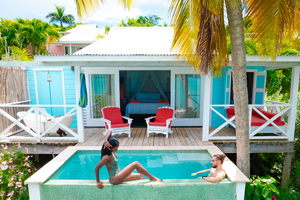 ⭐️Waterfront Pool Suite (Starfish) Photo 3