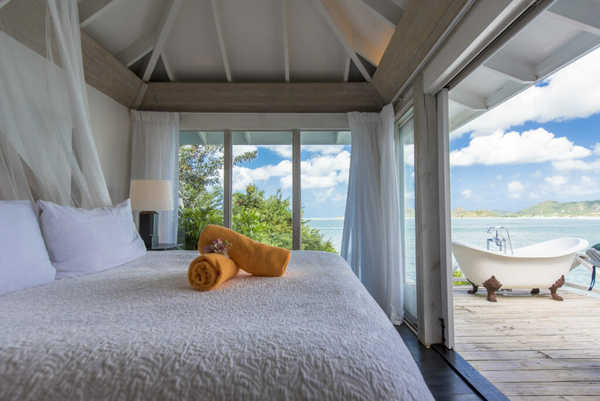 ⭐️Azure Waterfront Pool Suite (Starfish) Photo 3