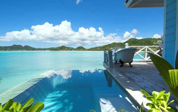 ⭐️Azure Waterfront Pool Suite (Starfish) Photo 2