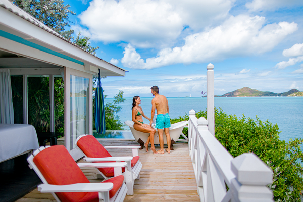 ⭐️Azure Waterfront Pool Suite (Starfish) Photo 4