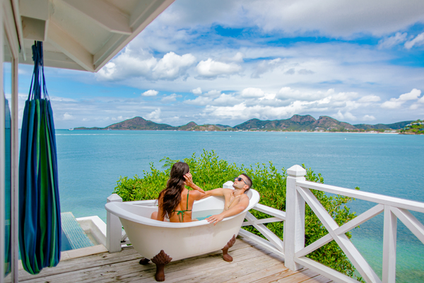 ⭐️Azure Waterfront Pool Suite (Starfish) Photo 1